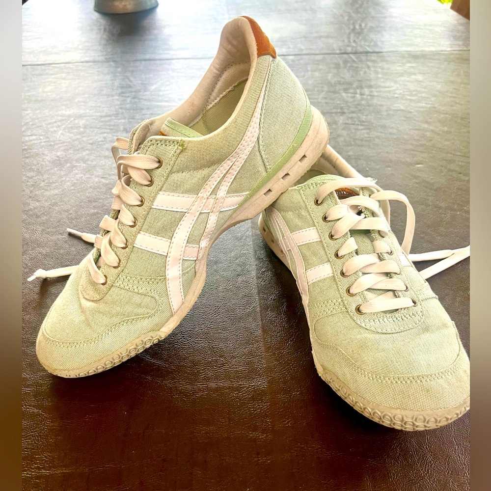 asics ONITSUKA TIGER ULTIMATE 81 (W 9.5US 41.5 EUR) in mint green